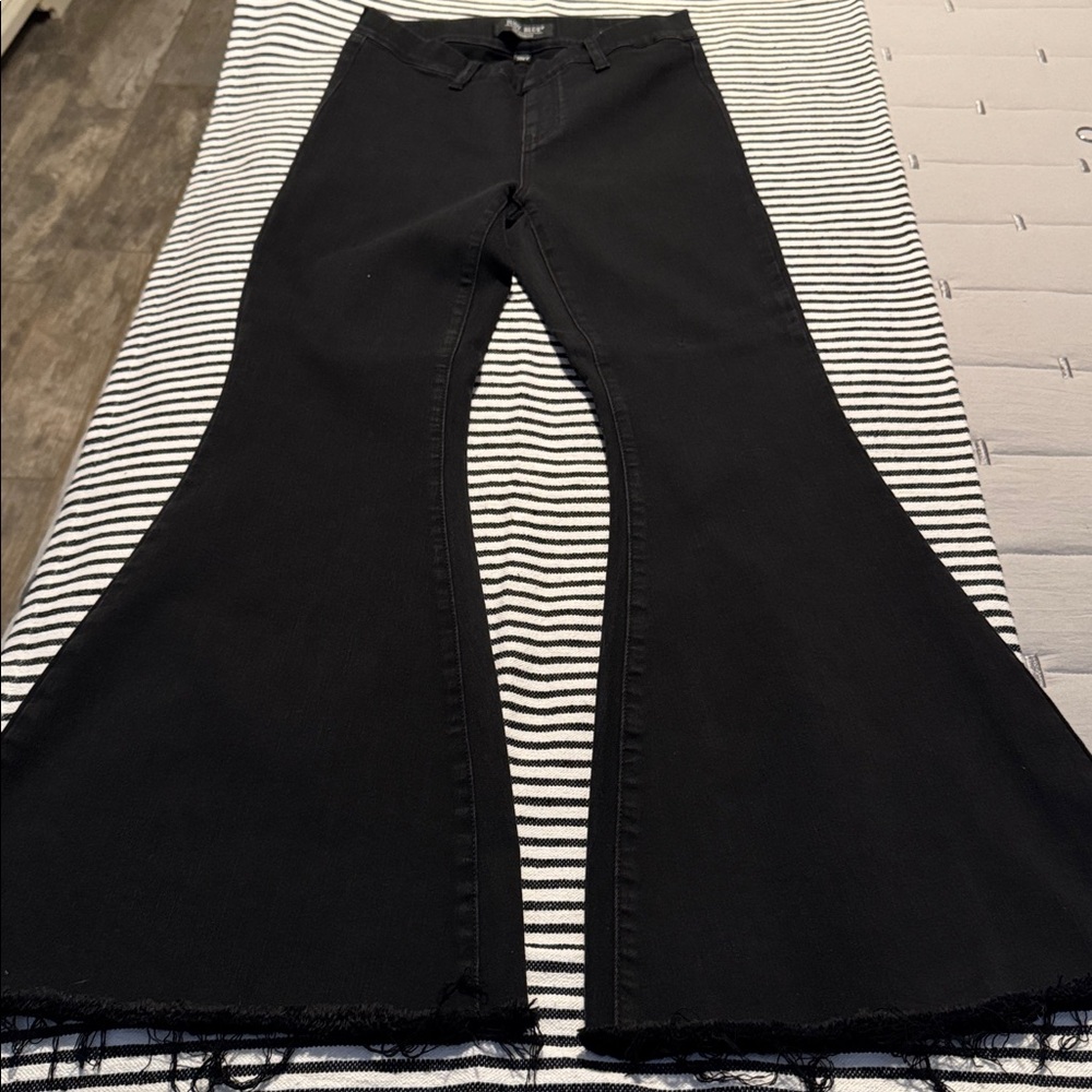 Judy Blue Women's Flare Black Stretch Jeans - Picture 2 of 7
